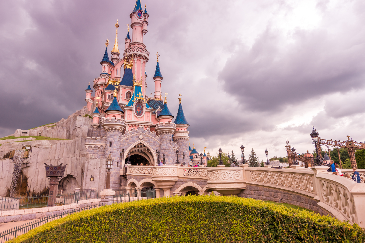 Párizs - Versailles - Disneyland autóbusszal