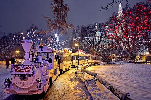 A császárváros adventi fényekben