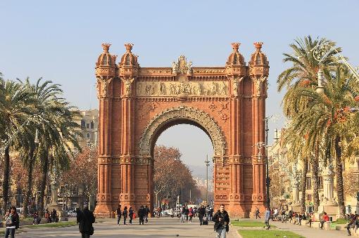 Varázslatos Barcelona repülővel, idegenvezetéssel